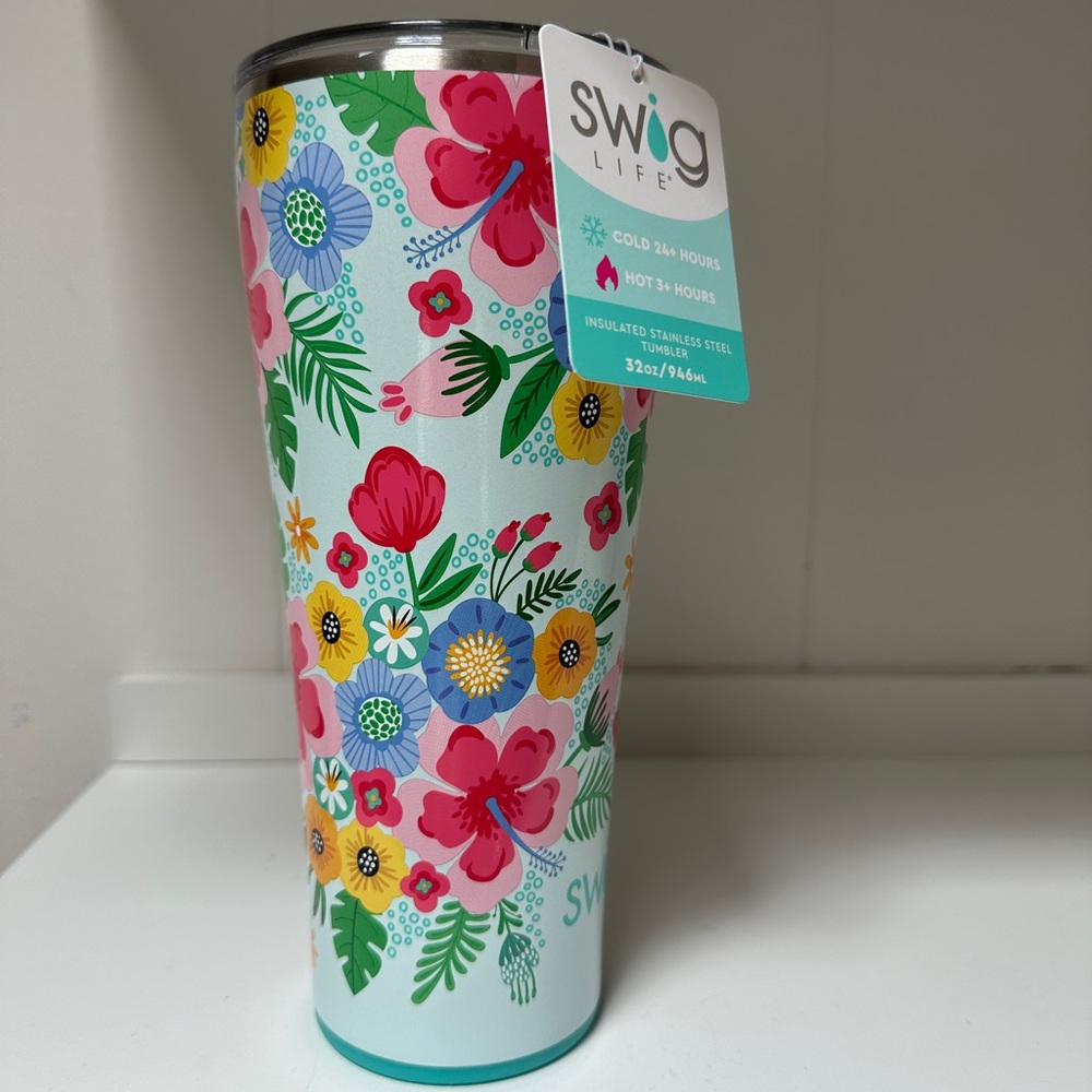 Swig 32 oz Insulated Stainless Steel tumbler in Island Bloom